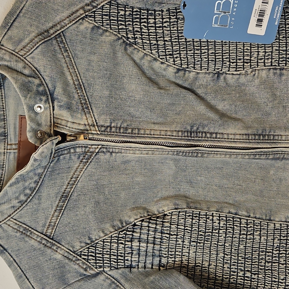 BBJ Los Angeles Sz. S NWT Blue Stonewash Cropped Denim Jacket - Picture 3 of 8